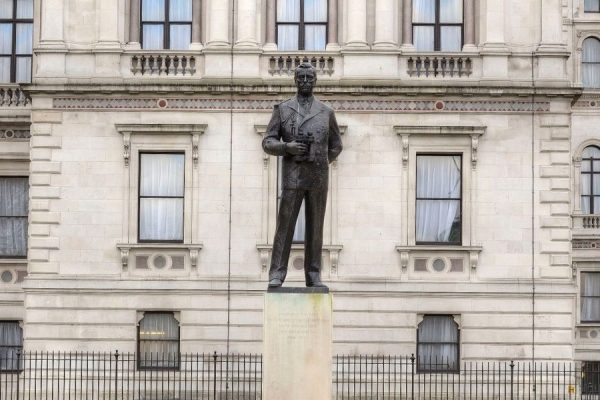 Statue of the Earl Mountbatten