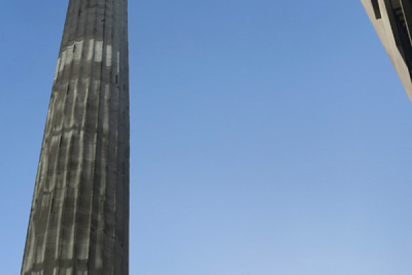 The Monument 400 x 600