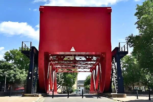 The Surrey Docks Bascule Bridge header 1 Surrey Docks