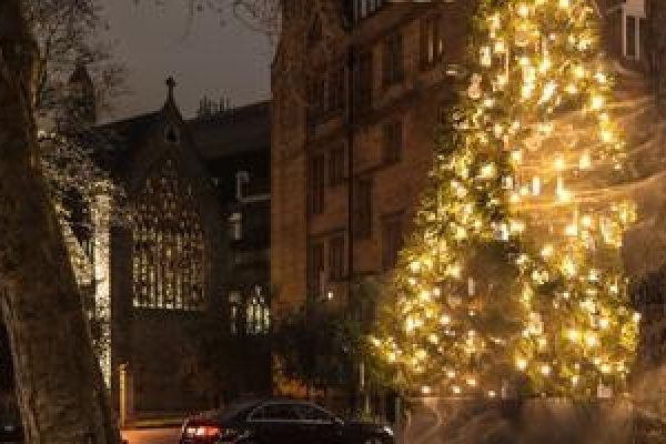Walking Tours in London at Christmas